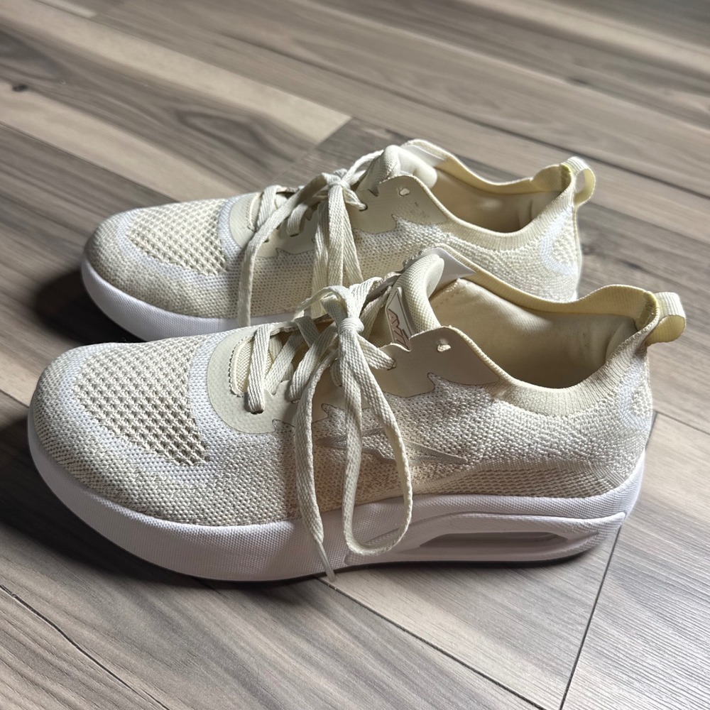 Avia Womens Air Cushion Knit Walking Sneakers Cream White WMAV44AC015 Size 9.5
